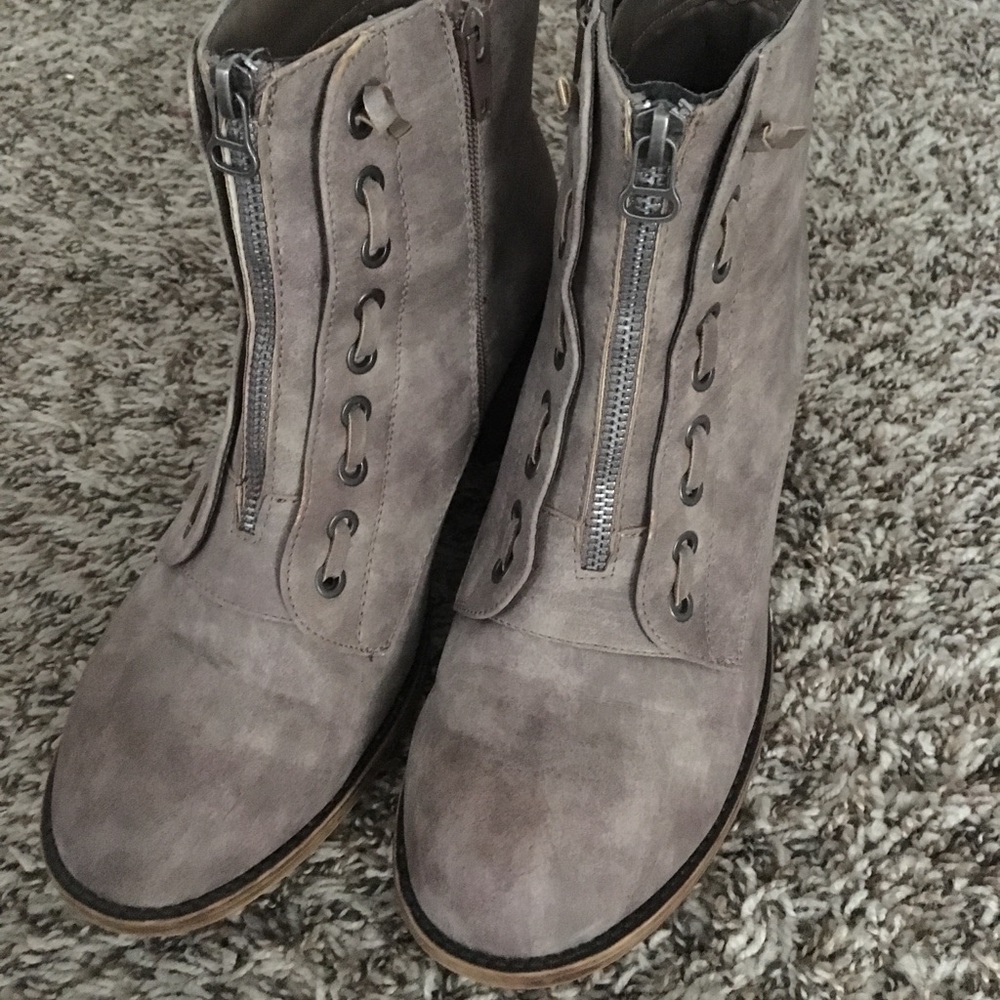 Ankle boots